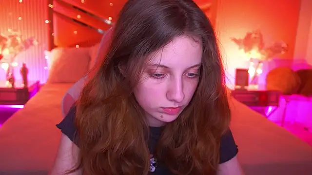 Show modela CuteeFoxy na web-kameri