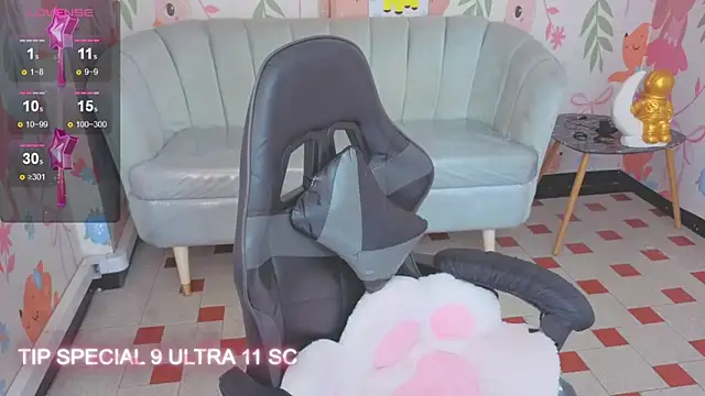 Paris09_v_'s Live XXX Chat