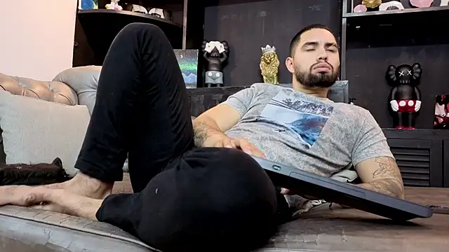 matteosantos Adlı Modelin Canlı XXX Sohbeti