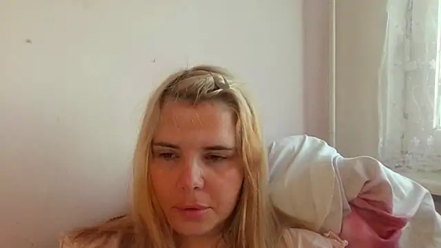 HornyElena's Live XXX Chat