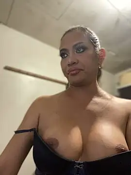 HugeKatarinaTS Chat XXX in diretta