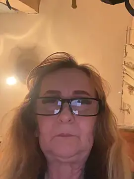 Irina2909@xh's Live XXX Chat