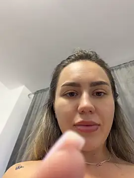 BarbieDoll13 Adlı Modelin Canlı XXX Sohbeti