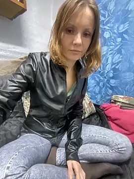 Anita-Smith 现场XXX聊天