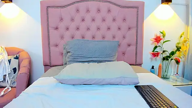 Paulynavera live XXX chat