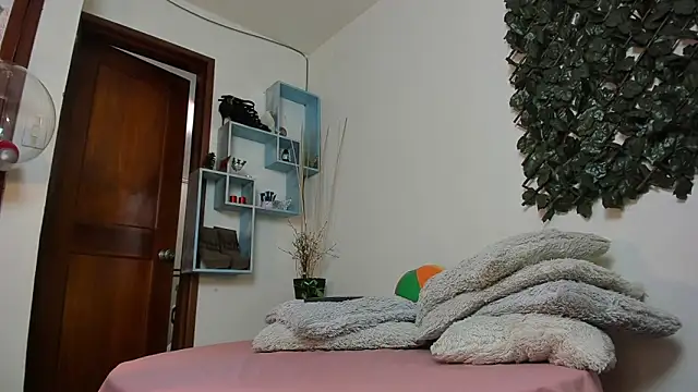 DestinyHills live XXX chat