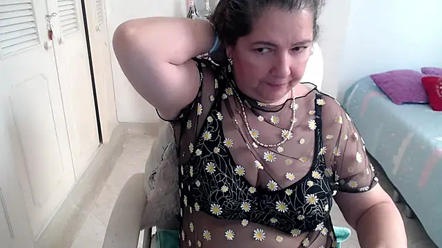 leonela_69 live XXX chat