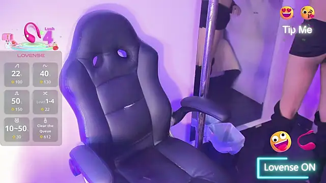 Daniiela_Ember's Webcam Show