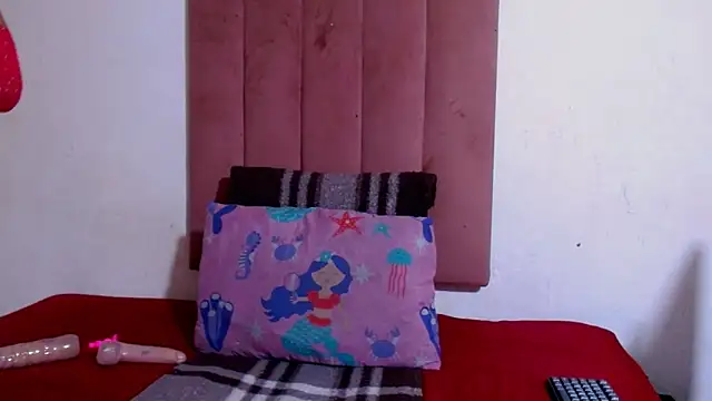 Nikistickyxx25's Live XXX Chat