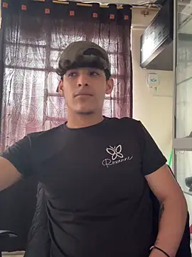 MaxStar26: вебкам-шоу