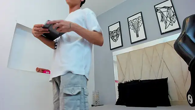 عرض كام adams_bobby