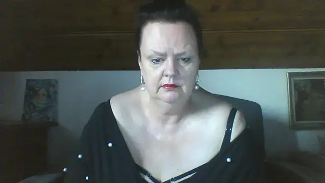 TiffanyMature Chat XXX live