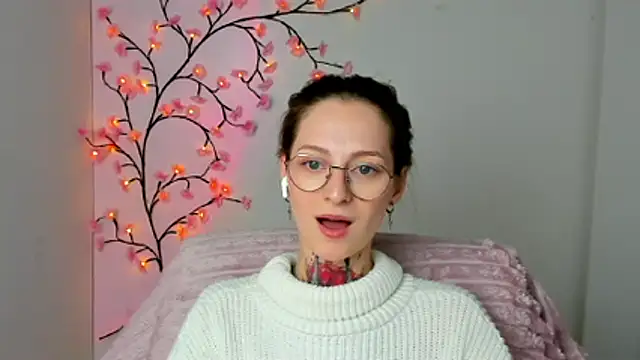 Esmi_Winter Chat XXX live