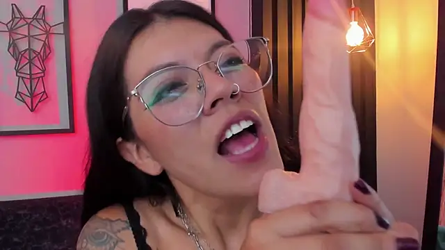 Lanadelrey_1's Live XXX Chat