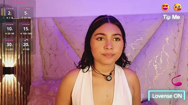 Pokazy przed kamerką – SweetNami_