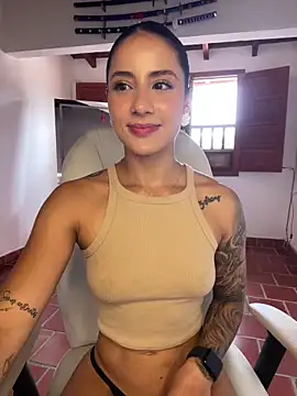 Ale_Lewis Show in webcam