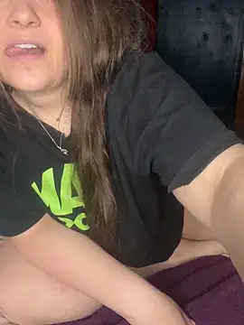 Queen_CamiXO Show in webcam