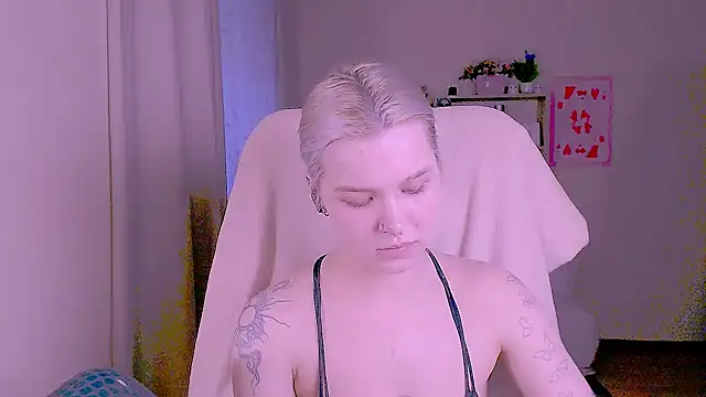 Hot_BlondaのライブXXXチャット