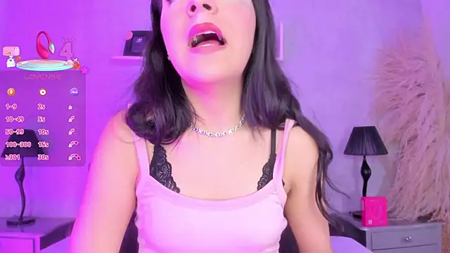 KarelyMitchelのライブXXXチャット