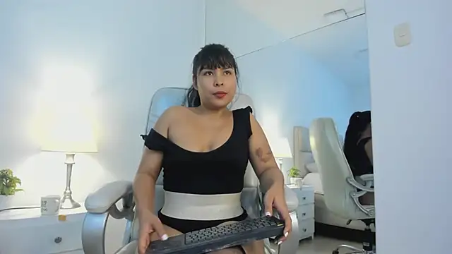 JulietaFerrer_: απευθείας συνομιλία ΧΧΧ