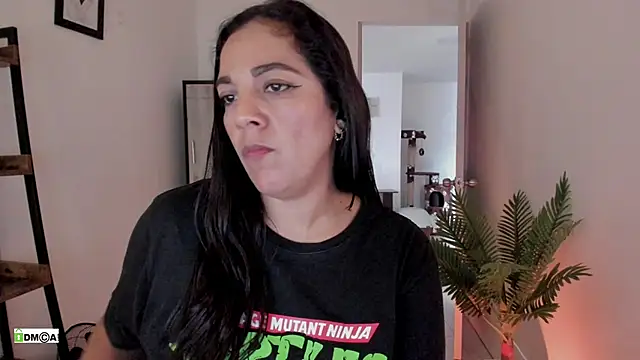 urcute_kitten's Live XXX Chat