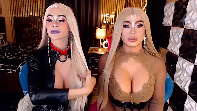 XXX chat uživo modela MonstrousCockDiva