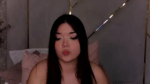 Chat +18 de NaomiAster ao vivo