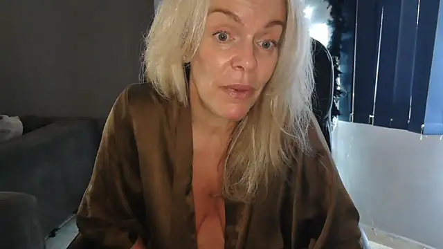 LadyMissNipsnLips Webcam Show