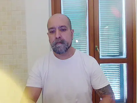 AMIRDIB2025 Show in webcam