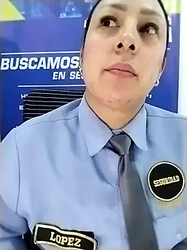 Cristal_Security-1: διαδικτυακό σόου στην κάμερα