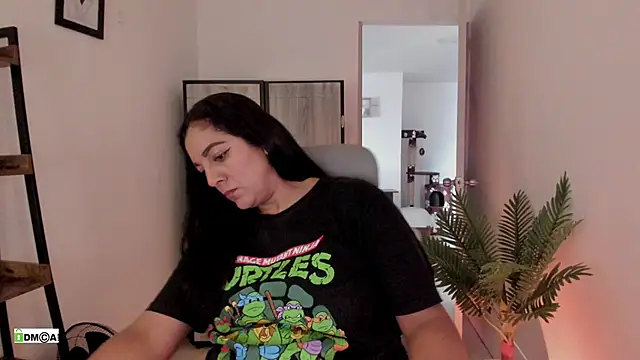 urcute_kitten Adlı Modelin Canlı XXX Sohbeti