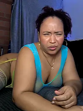 Pertunjukan Kamera Web debboraWagner