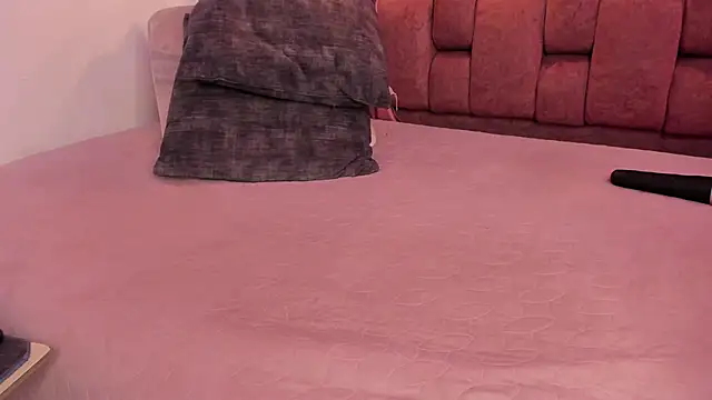 kristakinnky élő XXX-chatje