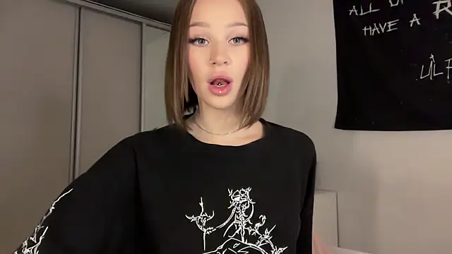 ur_molly Adlı Modelin Canlı XXX Sohbeti