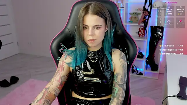 QueenAliceX's Live XXX Chat