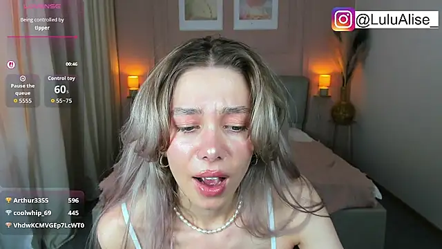 LuluAlis' Live XXX Chat