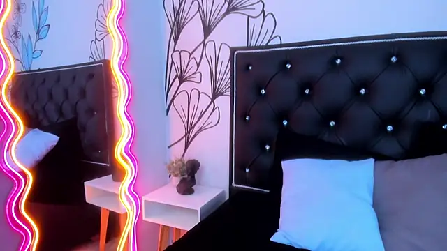 Sweet_Ariadna_'s Live XXX Chat