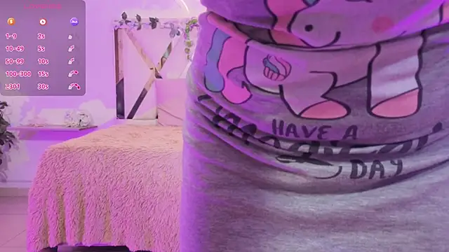 ZURY_TAY live XXX chat