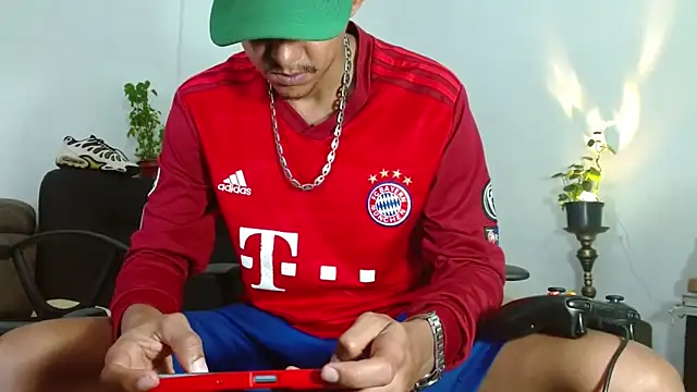 skinny23cm Adlı Modelin Web Kamerası Şovu