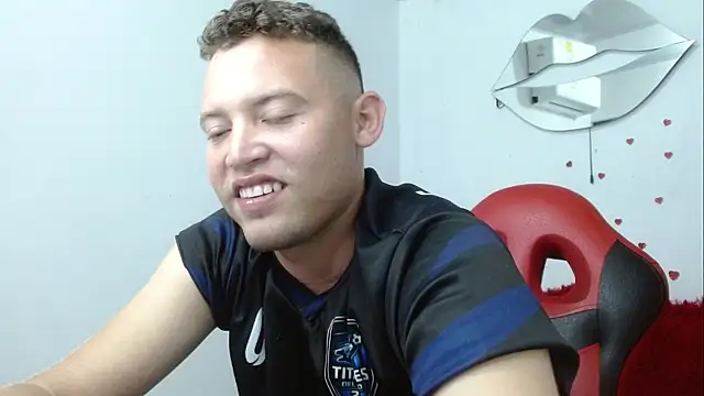 sven_fox723 Adlı Modelin Web Kamerası Şovu