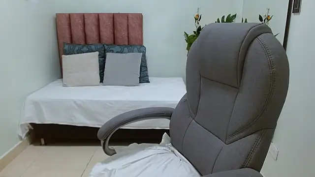 دردشة sophia_hadid الجنسية المباشرة