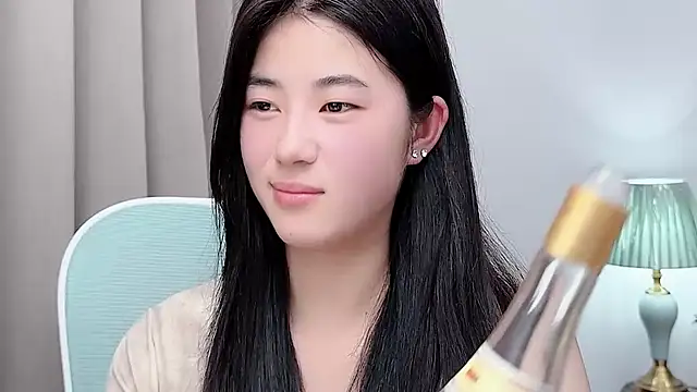 Nicole20266 现场XXX聊天