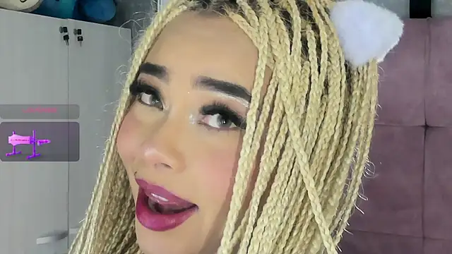 Chatroom XXX en direct de conny__curly