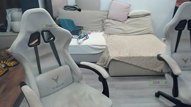 Sunny-Girl1 – Live XXX-chat