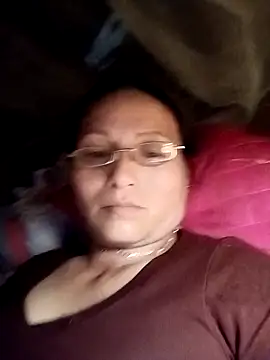 XXX chat uživo modela Cucci07