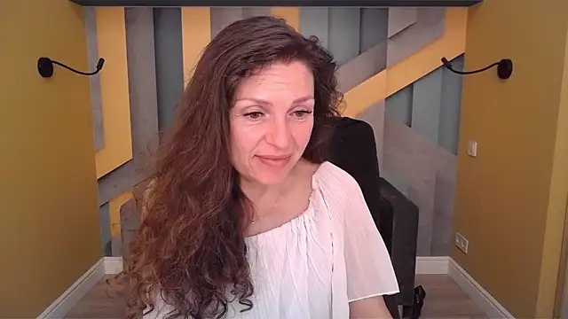 EllaLong's Live XXX Chat