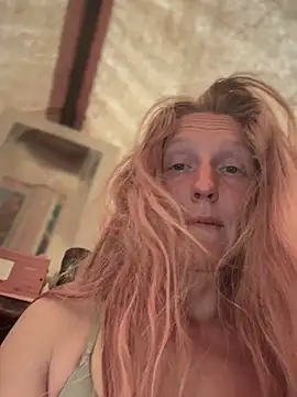 GoldenFlameGoddess' Live XXX Chat