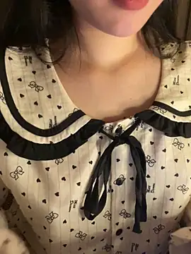 Neylla_ Chat XXX in diretta