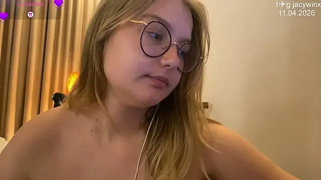 JacyWinslat Adlı Modelin Canlı XXX Sohbeti