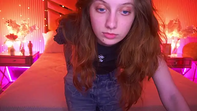 CuteeFoxy's Live XXX Chat